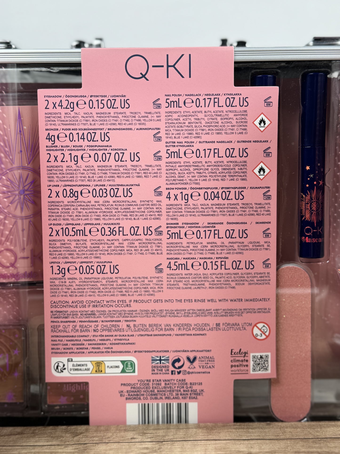 Q-KI dekoratyvinės kosmetikos ir manikiūro priemonių lagaminas