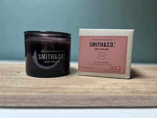 SMITH & CO. Elderflower & Lichee žvakė 50h